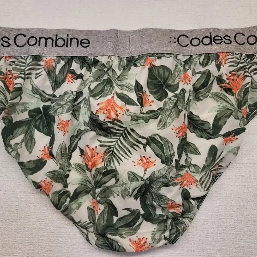 [SOLD OUT] 꽃무늬 남성 삼각팬티(중고) 100