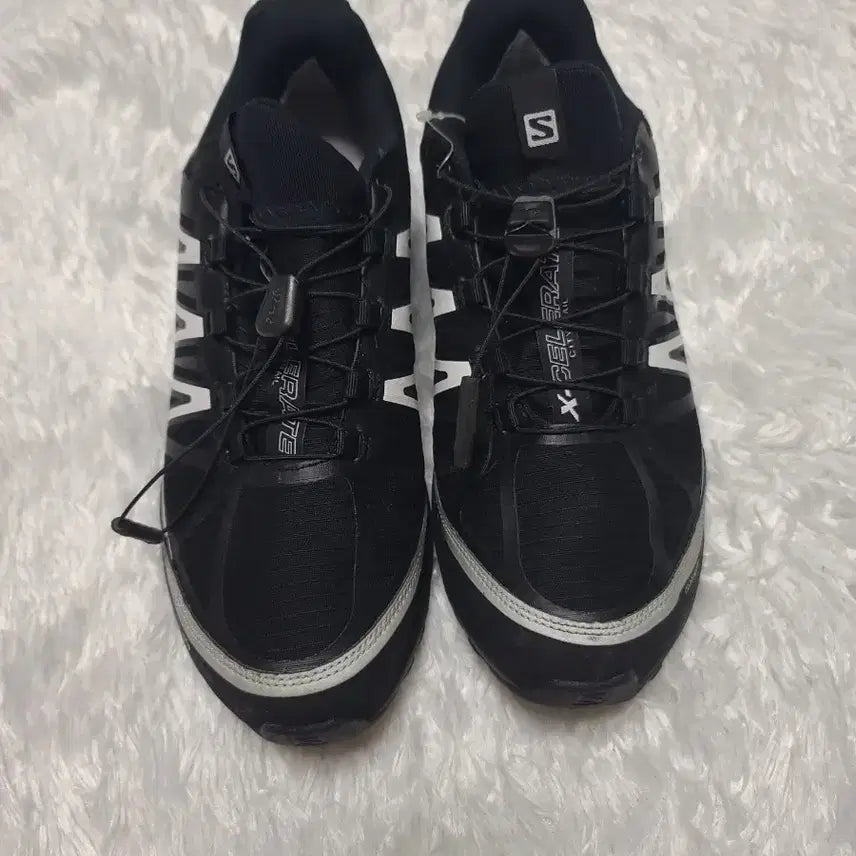 [SOLD OUT] 살로몬 엑셀레이트 고어텍스 런닝화 275mm 새 상품