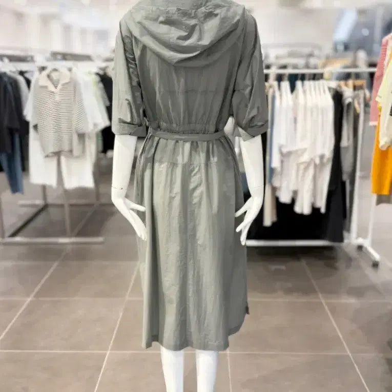 [BUNJANG] VOV Hooded Half-Zip Dress / 보브 후드 하프집업 원피스 55