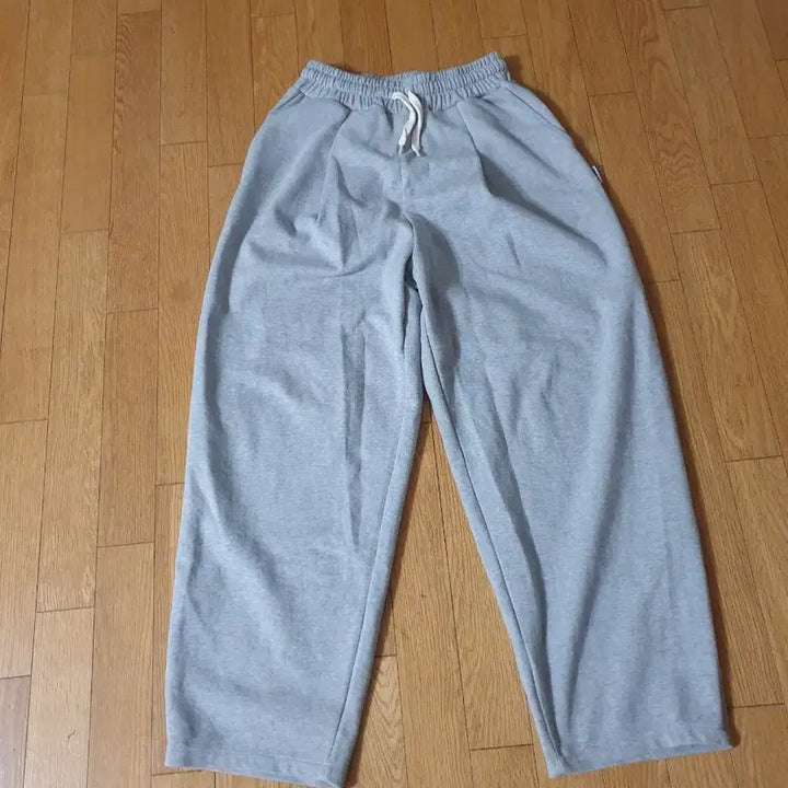 [BUNJANG] 1993 Studio Gray Wide Training Pants M / 1993스튜디오 그레이 와이드 트레이닝 팬츠 M