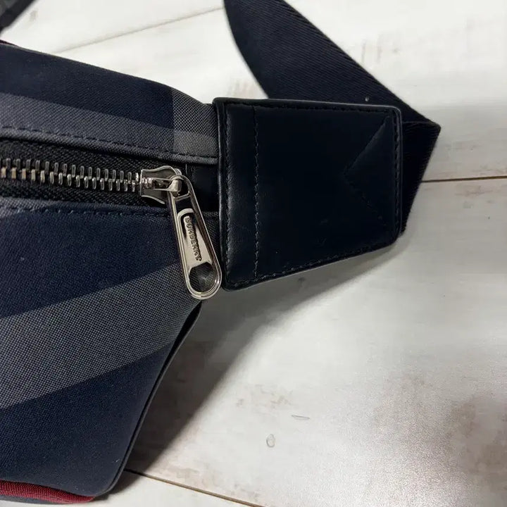 [BUNJANG] Burberry Check Crossbody Bag / 버버리 체크무늬 크로스백(상태 최상)