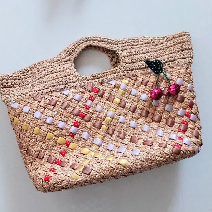 [BUNJANG] Rattan Tote Bag with Cherry Brooch / 체리브로치 장식 라탄 토트백 (사이즈 큼)