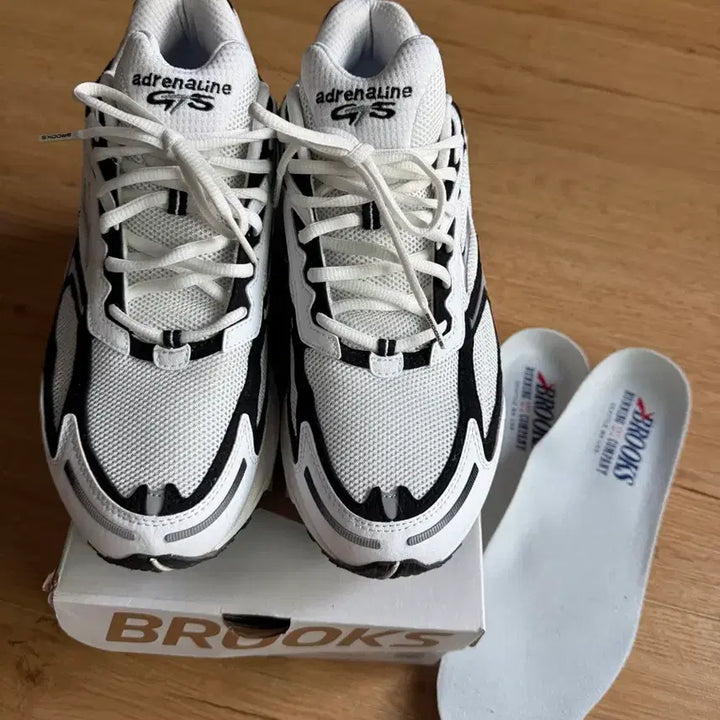 [BUNJANG] Brooks Running Adrenaline GTS 4 Black (Medium) / [285]브룩스 브룩스러닝 아드레날린 GTS 4 블랙 (MEDIUM)