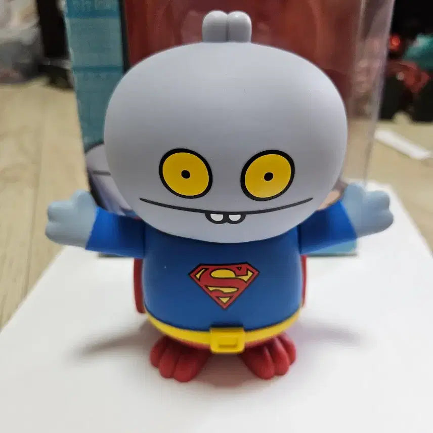 [BUNJANG] Uglydoll Babo Superman Vinyl Figure / 어글리돌 Babo 슈퍼맨 피규어 판매