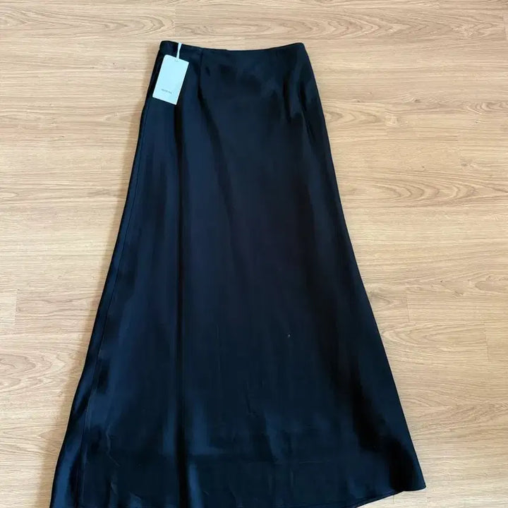 [BUNJANG] Monoha Black Long Skirt Size 2 / 가격내림)모노하 Monoha 블랙 롱스커트 2사이즈 새상품