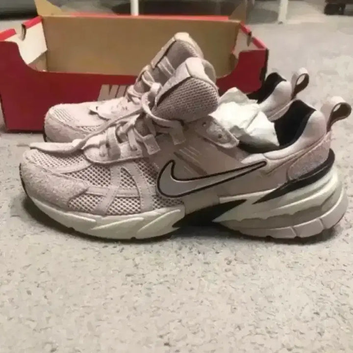 [BUNJANG] Nike V2K Sneakers (Size 270) - New / 나이키 V2K 스니커즈 사이즈270 새제품