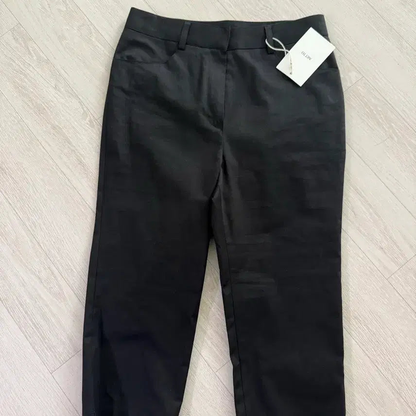 [BUNJANG] Arto Capri Slit Pants (New) / 아르토 카프리 슬릿팬츠 새상품