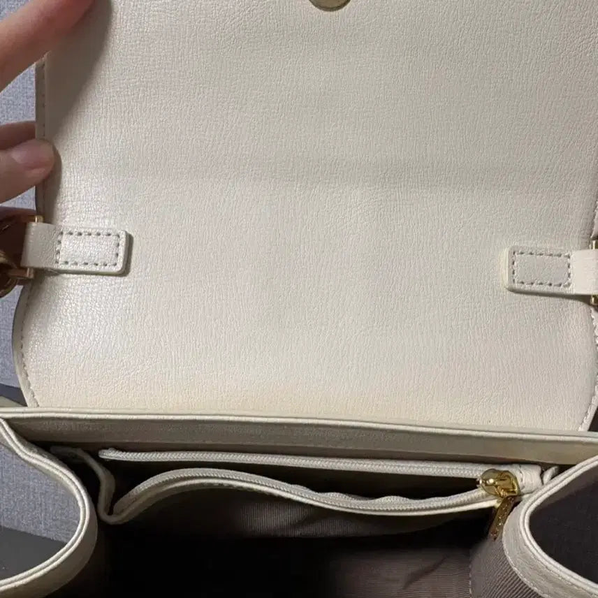 [BUNJANG] Carlin Shoulder Bag / 칼린 가방
