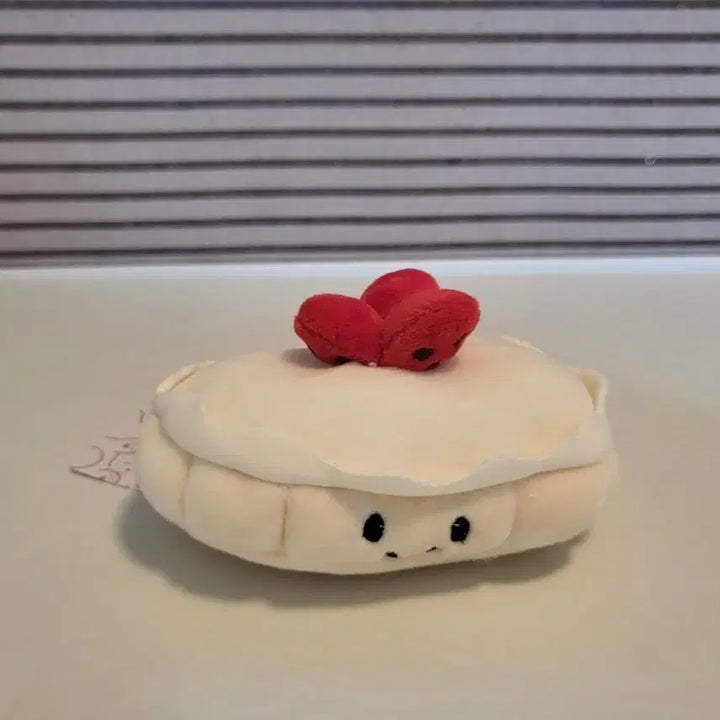 [BUNJANG] Strawberry Cake Keyring / 산딸기 케이크 키링