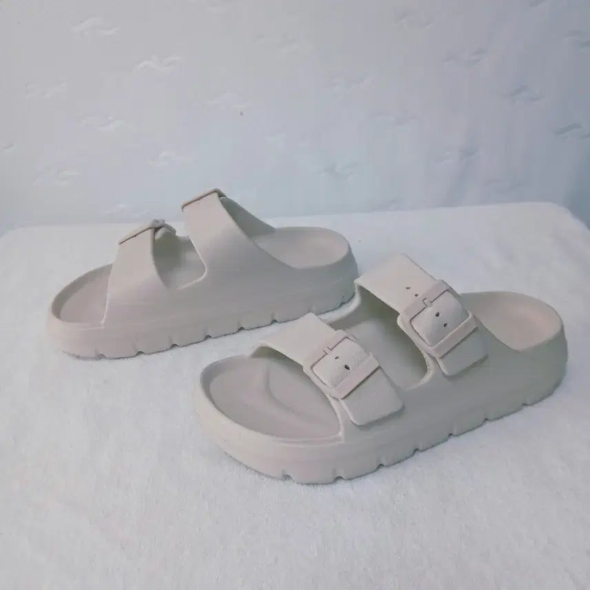 [SOLD OUT] (55) 아이보리 샌들 240mm