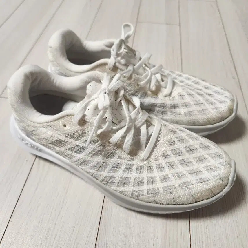 [BUNJANG] Under Armour Velocity Wind 2 CN Women&