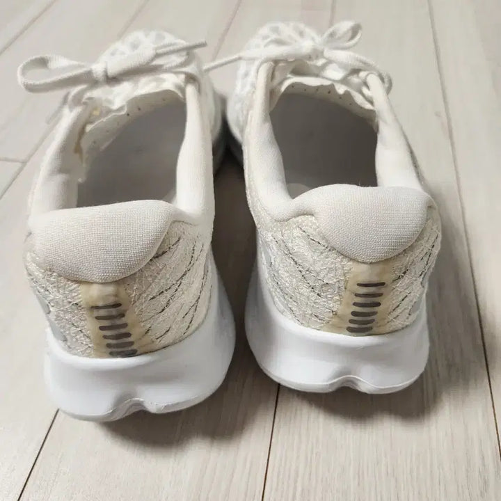 [BUNJANG] Under Armour Velocity Wind 2 CN Women&