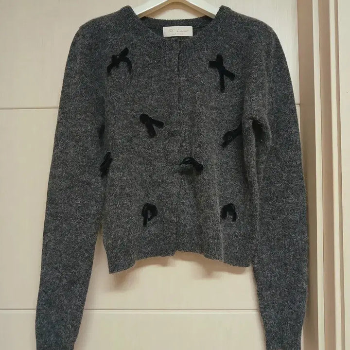 [BUNJANG] Black Ribbon Knit Cardigan / 2회착용) 블랙리본이 여성스러운 니트가디건