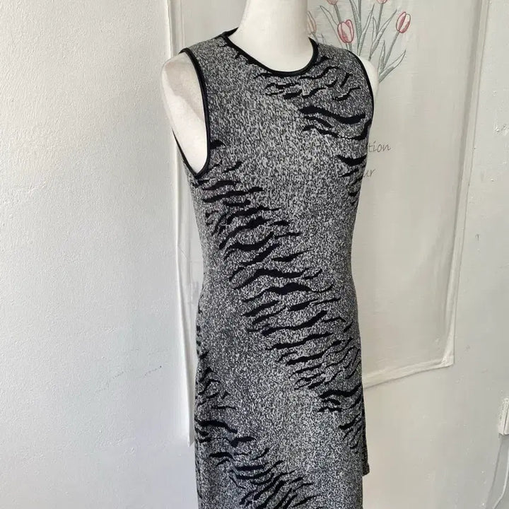 [BUNJANG] Morgan Black Leopard Print Sleeveless Dress / 모르간 블랙 호피 패턴 슬리브리스 원피스 170