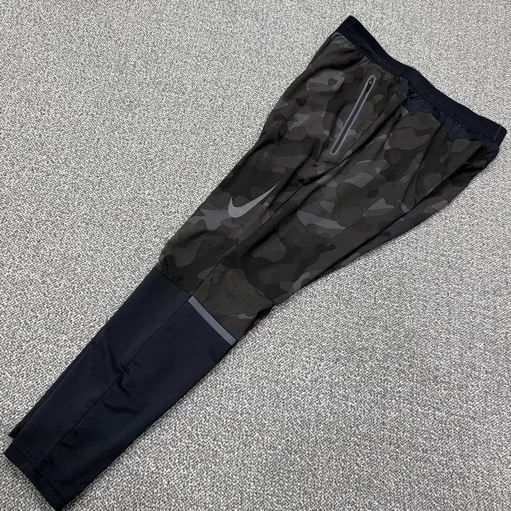[BUNJANG] Nike Dri-FIT Swift Flex Camo Jogger Pants / M 나이키 드라이핏 러닝 스위프트 플렉스 카모 조거 팬츠 바지