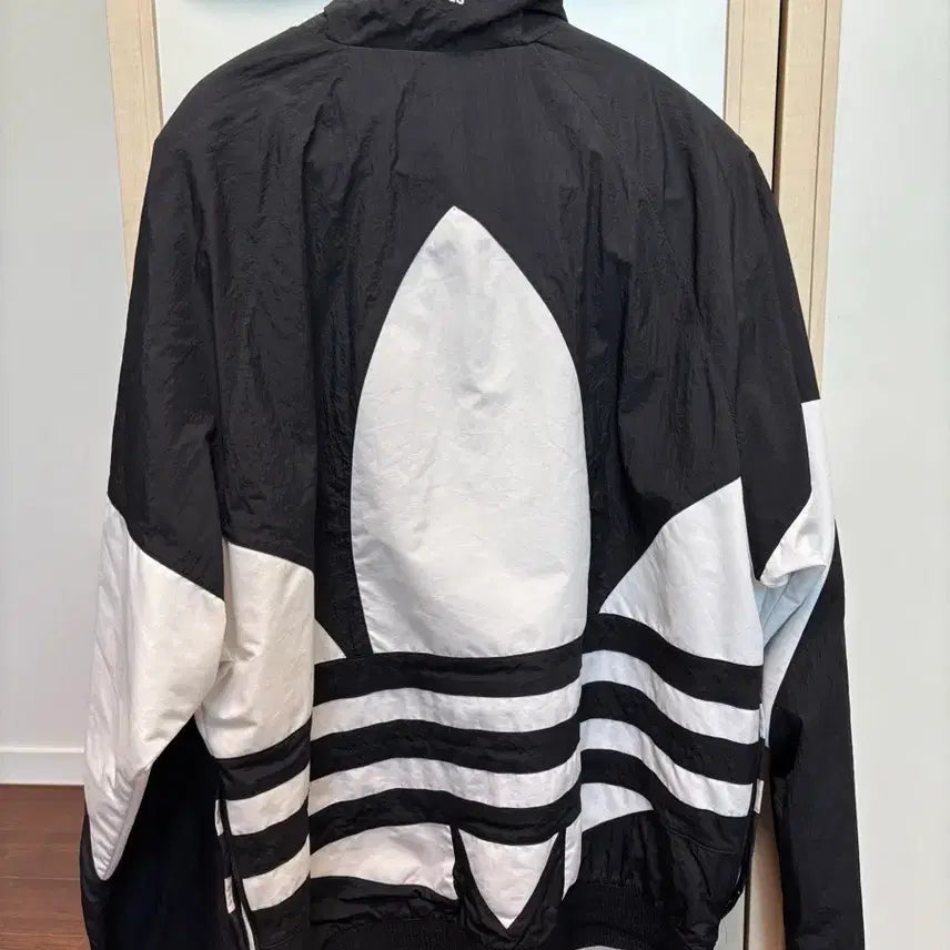[BUNJANG] Adidas Big Logo Windbreaker Jacket / 아디다스 블랙/화이트 빅로고 바람막이