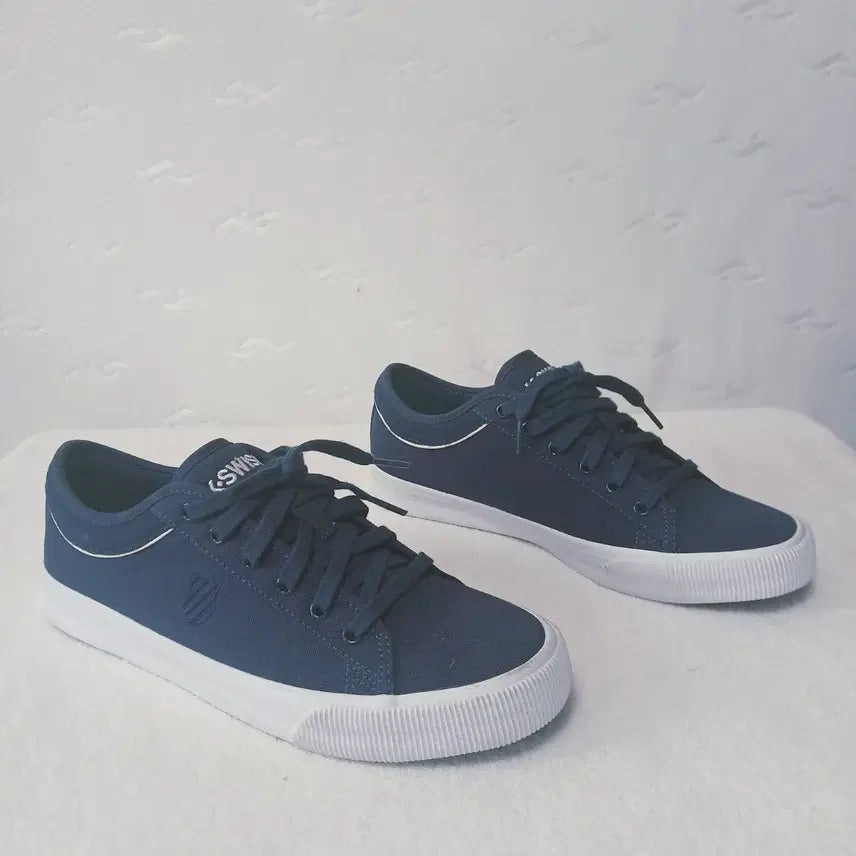 [SOLD OUT] (56) 케이스위스 스니커즈 250mm