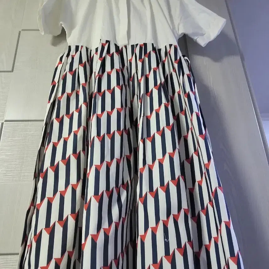 [BUNJANG] White Collar Flare Dress / 바스락  화이트 카라넥  플레어 원피스