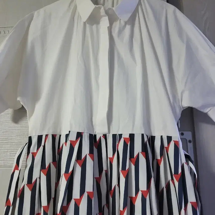 [BUNJANG] White Collar Flare Dress / 바스락  화이트 카라넥  플레어 원피스