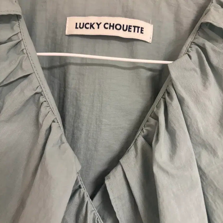 [BUNJANG] Lucky Chouette Ruffle Blouse / 럭키슈에뜨 러플 프릴 블라우스 36 새것