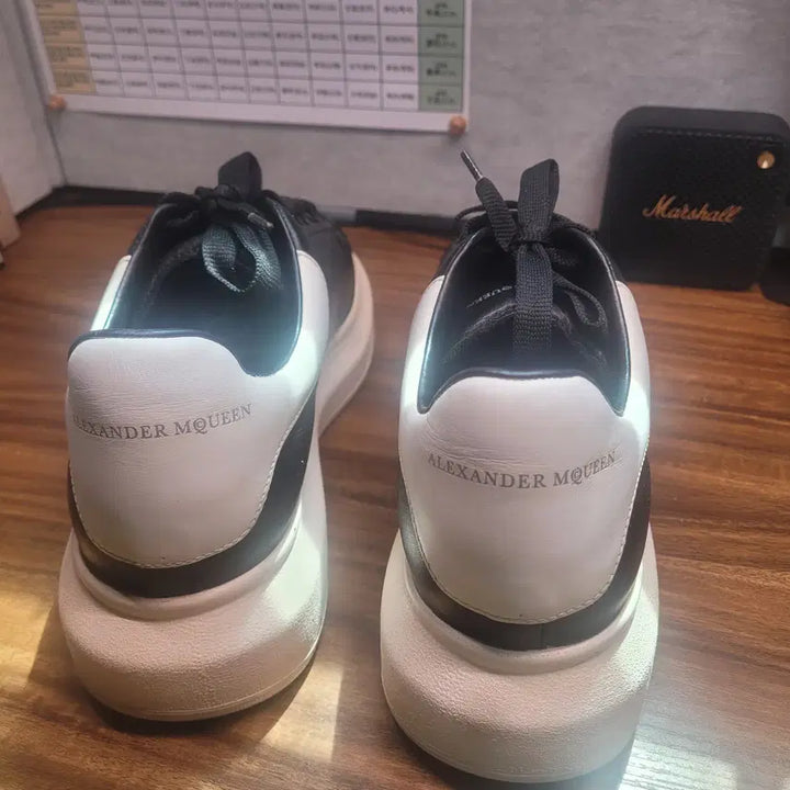 [BUNJANG] Alexander McQueen Oversized Sole Sneakers / 알렉산더 맥퀸 오버솔 스니커즈 (42)270~275 팝니다.