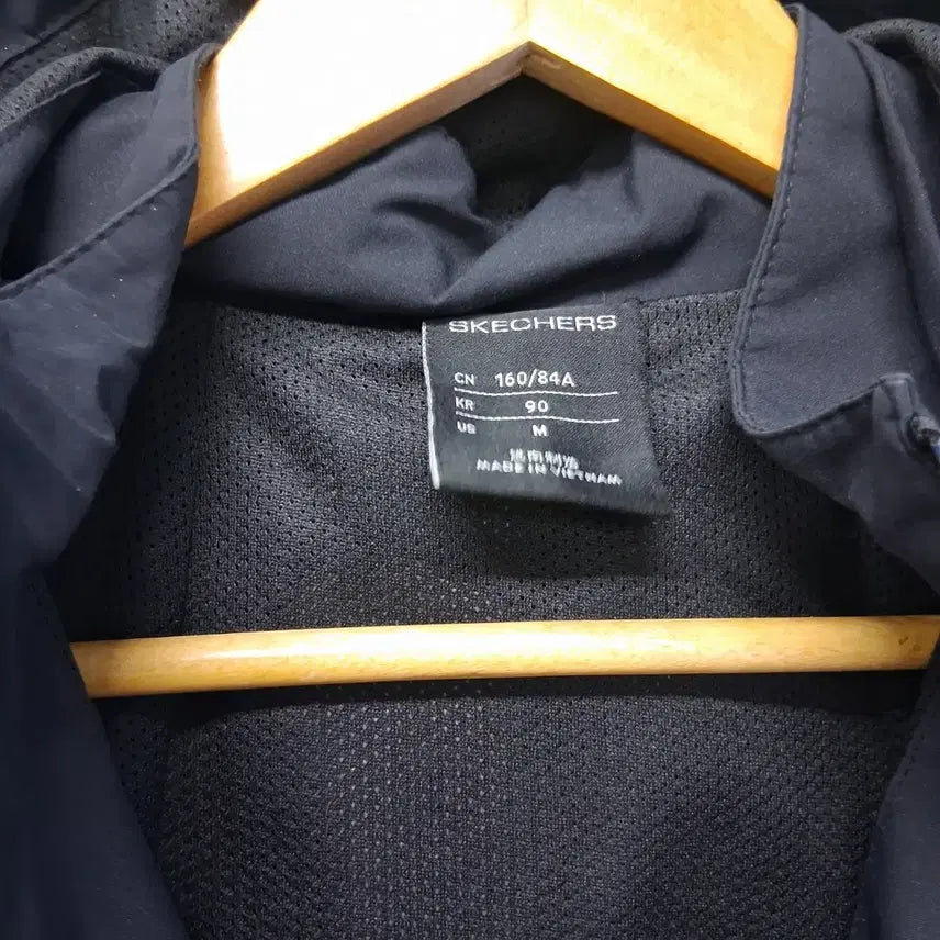 [BUNJANG] Skechers Windbreaker Jacket Black Medium / 스케쳐스 바람막이 자켓 M 블랙