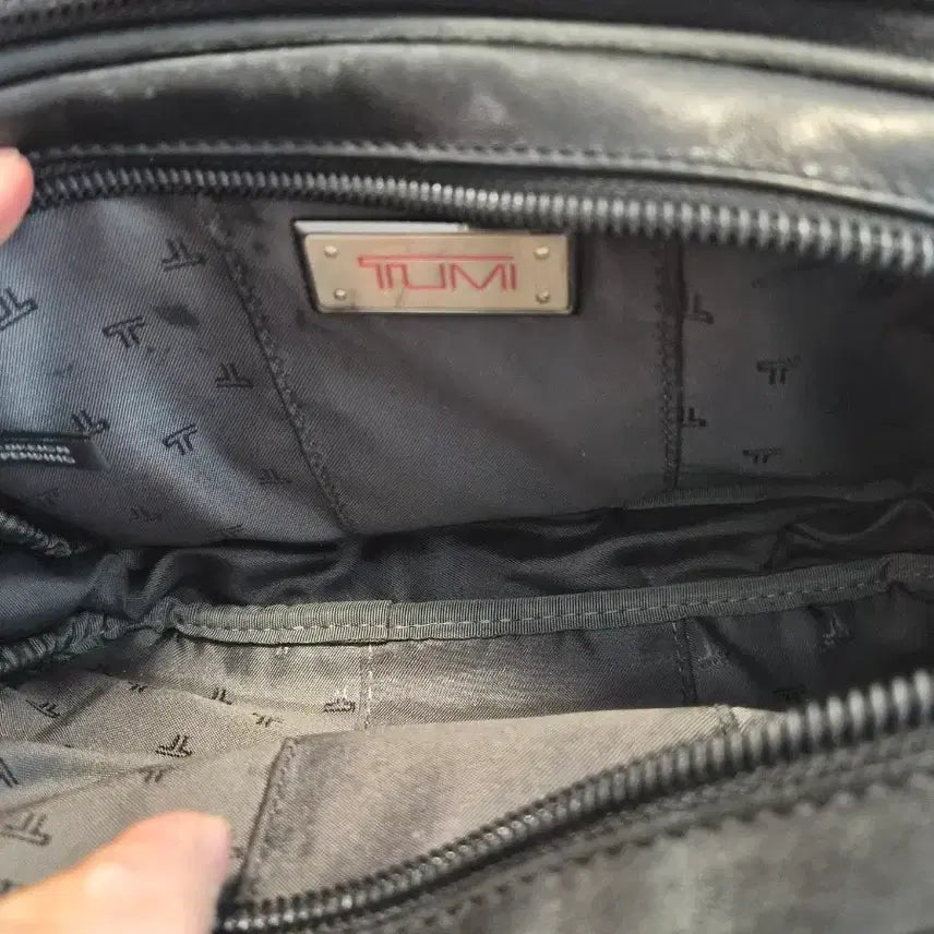 [BUNJANG] Tumi Leather Clutch Bag / TUMI(투미)의 레더 클러치(세컨드백)
