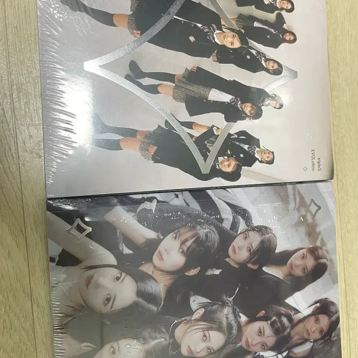 [SOLD OUT] tripleS (트리플에스)- 미니 앨범 EVOLution Mujuk