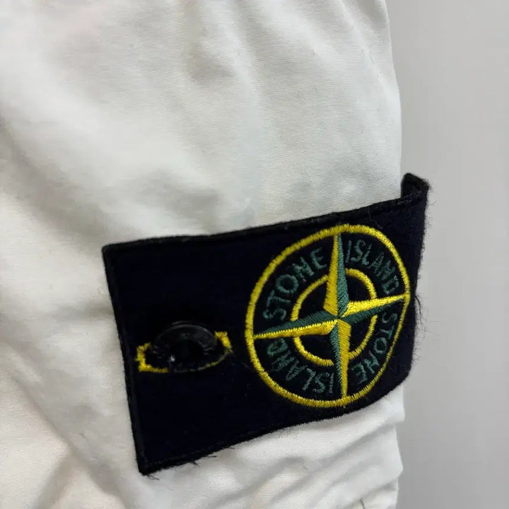 [BUNJANG] Stone Island Patch Cargo Shorts White Size 31 / [31]스톤아일랜드 와펜패치 카고 반바지