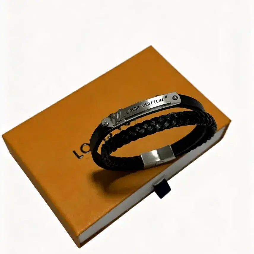 [BUNJANG] Louis Vuitton Leather Bracelet / 루이비통 가죽 팔찌