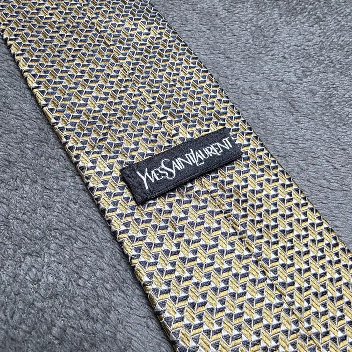[BUNJANG] Yves Saint Laurent Tie (8cm Width) / 넥타이(입생로랑) n210