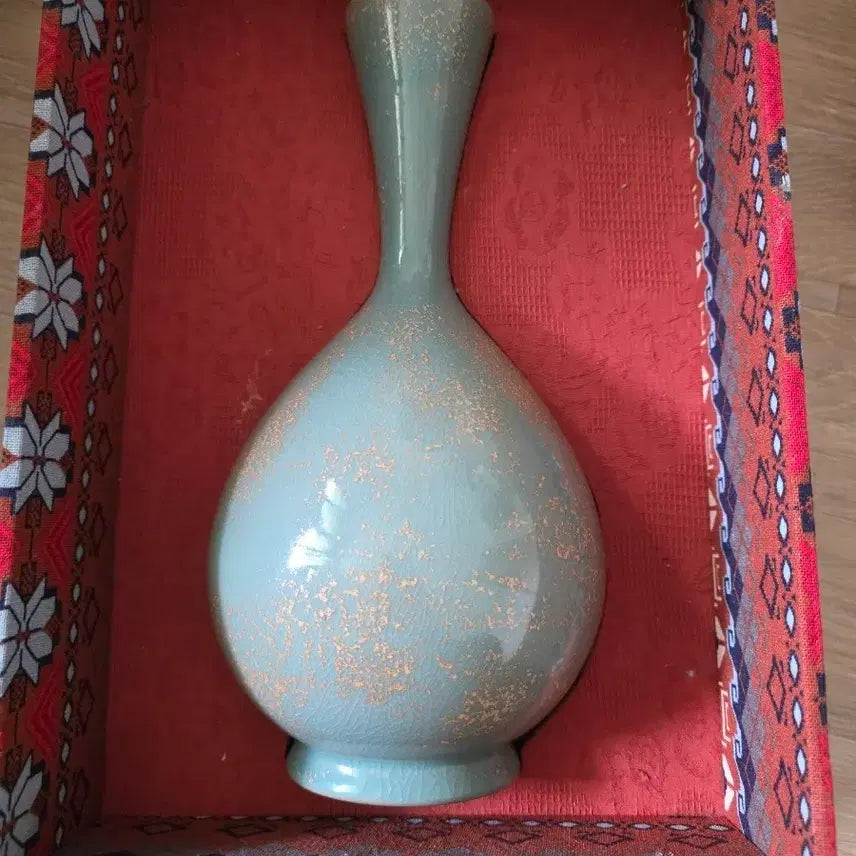 [BUNJANG] Goryeo Celadon Maebyeong Vase with Cracks / 여요 매병