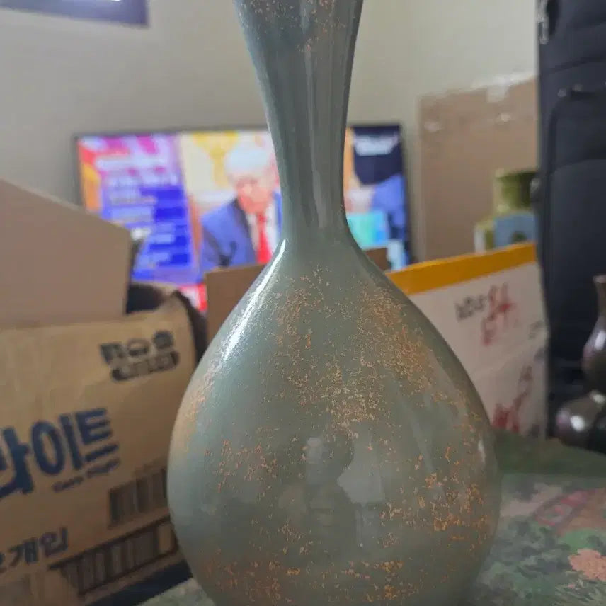 [BUNJANG] Goryeo Celadon Maebyeong Vase with Cracks / 여요 매병