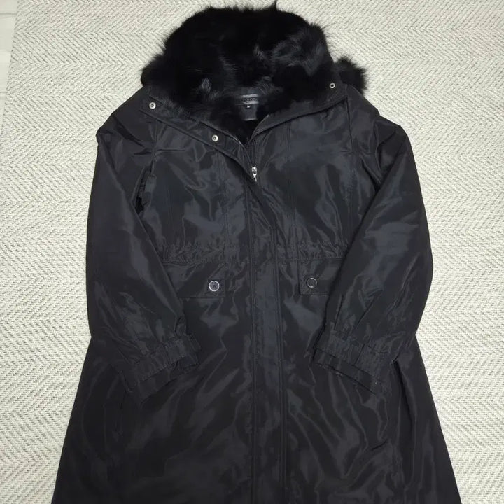 [BUNJANG] Black Hooded Fur Jumper / 블랙 후드퍼점퍼