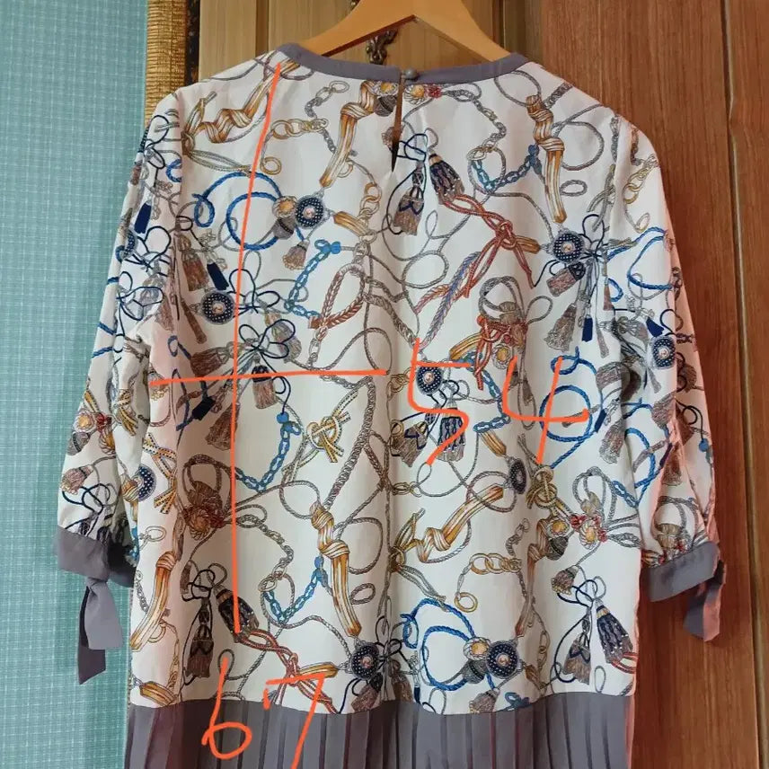 [BUNJANG] JISEN Pattern Blouse / 지센)  패턴 블라우스