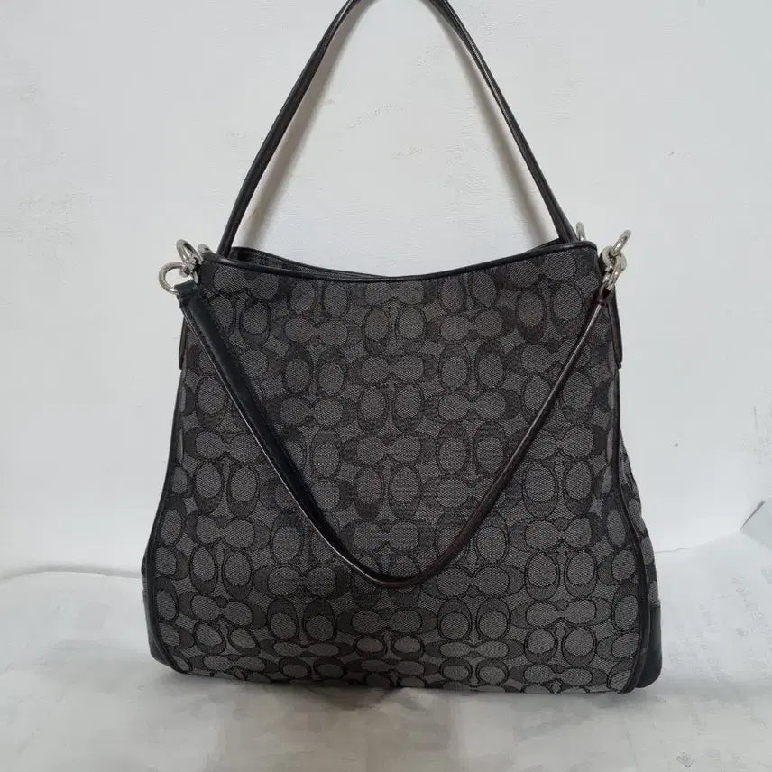 [BUNJANG] Coach Signature Shoulder Bag Black / 코치 시그니처 숄더백 블랙
