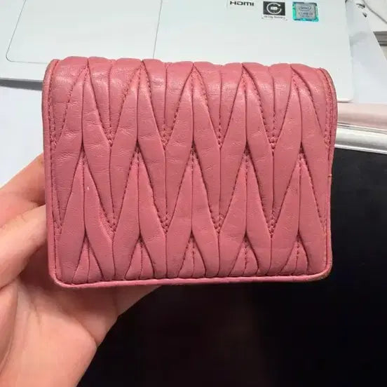[BUNJANG] Miu Miu Pink Matelassé Wallet / 미우미우 핑크 마테라쎄 반지갑