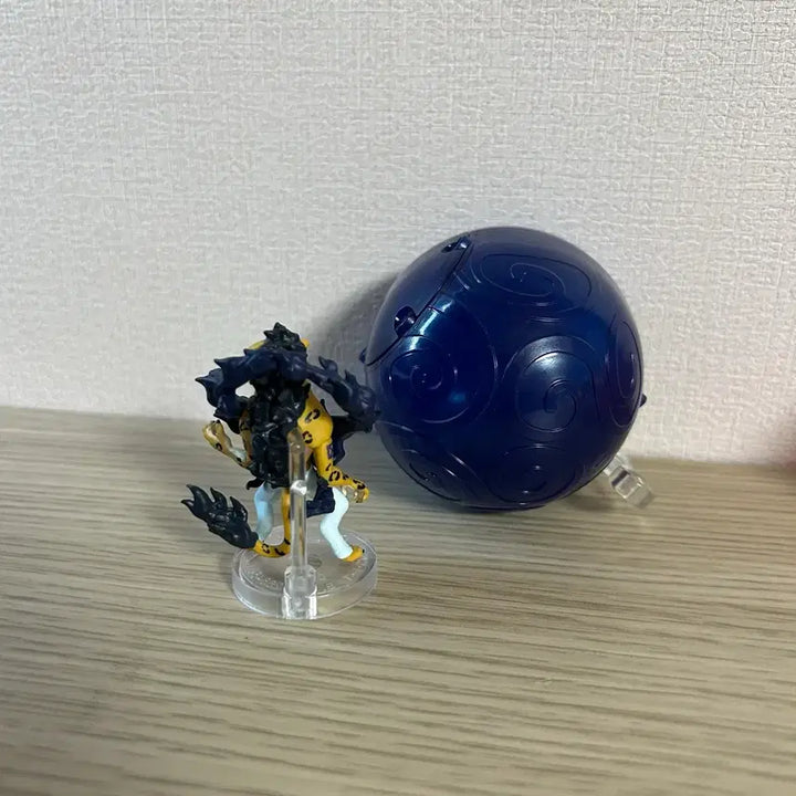 [BUNJANG] One Piece Gacha "Devil Fruit" Rob Lucci Figure / 원피스 가챠 원피의 열매 로브 루치 피규어