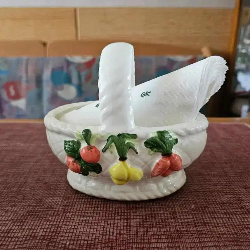 [BUNJANG] Antique Ceramic Basket with Vegetable Decoration / 앤티크 티스푼 꽂이, 수반, 채소로 장식된 세라믹 바구니