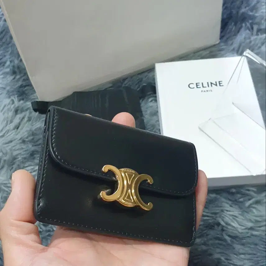 [SOLD OUT] 셀린느 트리옹프 플랩 카드 지갑