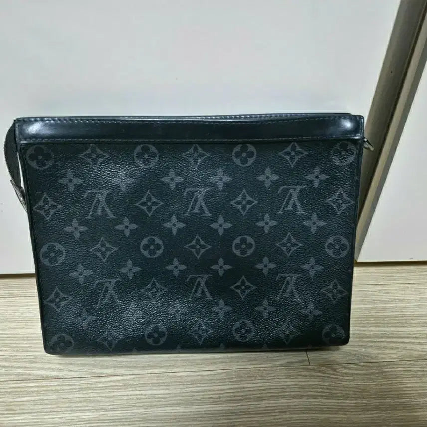 [BUNJANG] Louis Vuitton Monogram Pochette Voyage Clutch Pouch / 루이비통 정품 모노그램 포쉐트 보야주 클러치 팝니다