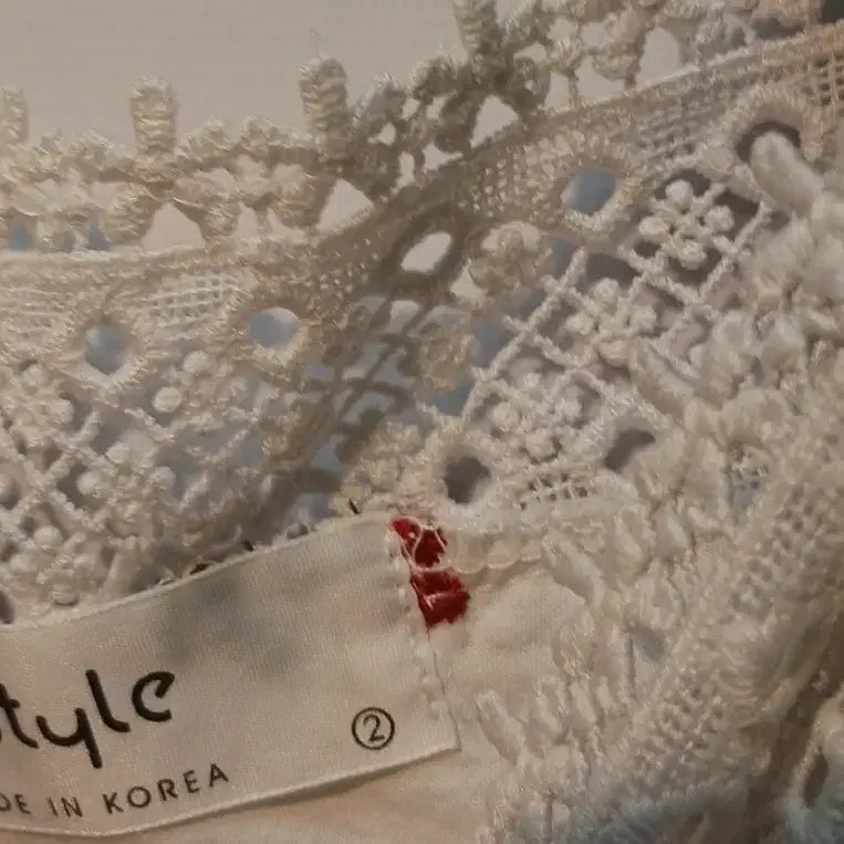[BUNJANG] Jstyle White Embroidered Blouse / Jstyle 화이트 자수 블라우스