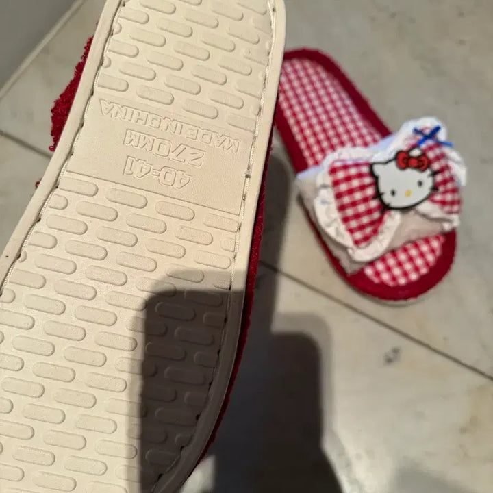 [BUNJANG] Hello Kitty Checkered Slippers / 헬로키티 체크 슬리퍼 실내화