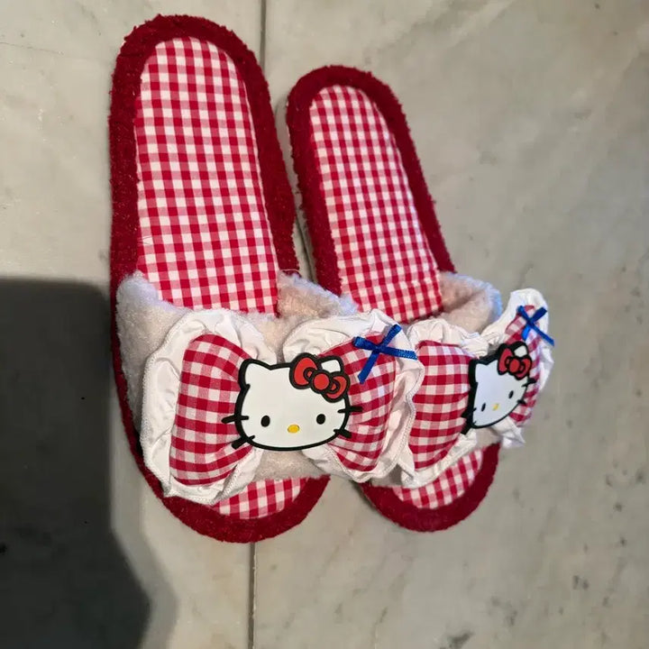 [BUNJANG] Hello Kitty Checkered Slippers / 헬로키티 체크 슬리퍼 실내화