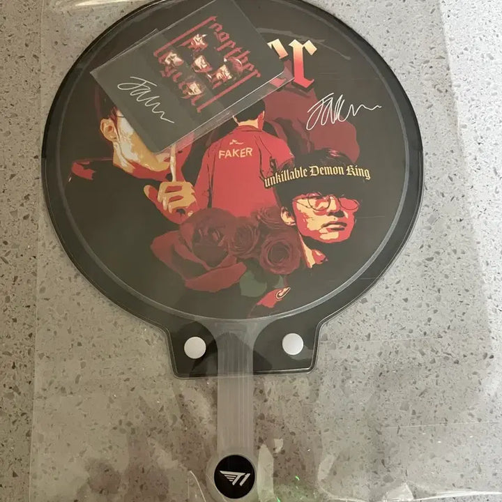 [BUNJANG] Faker Signed Fan - Photocard Goods Set / Faker 페이커 부채 + 포토카드 굿즈 세트