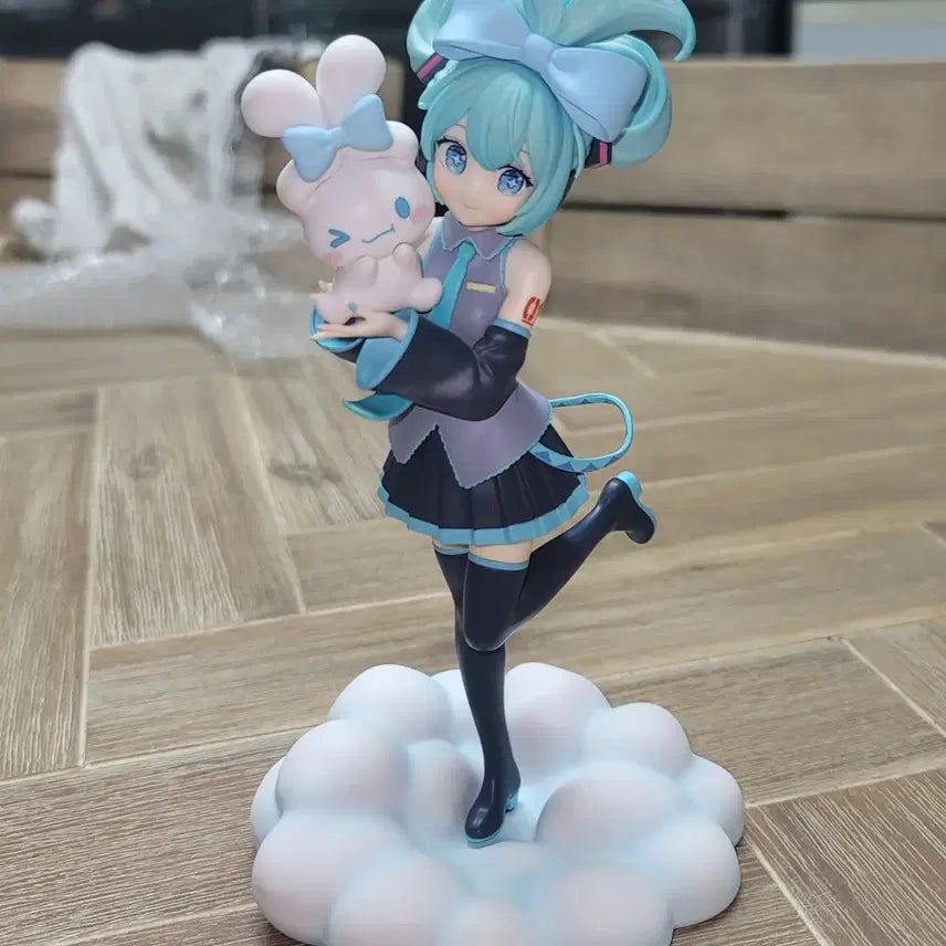 [BUNJANG] Cinnamonroll x Hatsune Miku Figure / 시나몬롤 하츠네 미쿠 피규어 판매