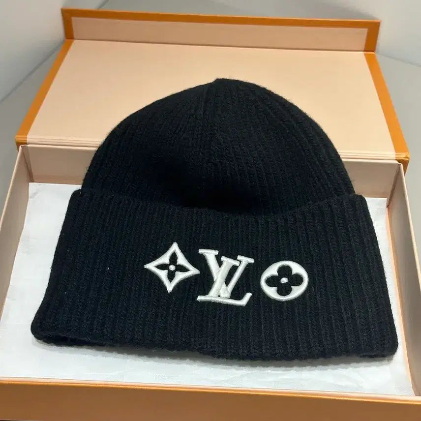 [BUNJANG] Louis Vuitton Logo Beanie / 루이비통 비니