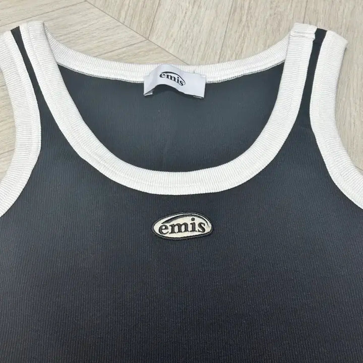 [BUNJANG] Emis Sleeveless Top / 이미스 민소매티(정가 48,000원)