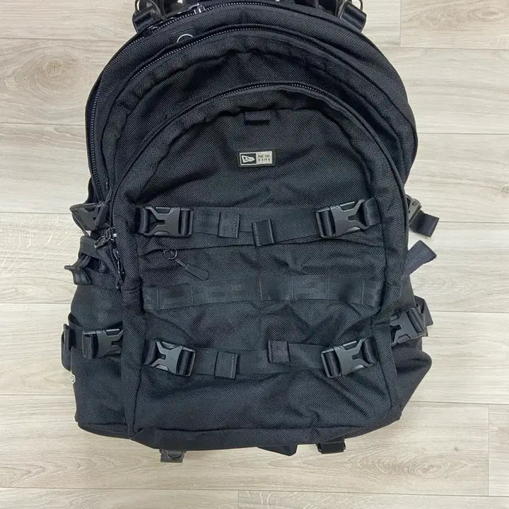 [BUNJANG] New Era Carrier Backpack / 뉴에라 캐리어 백팩