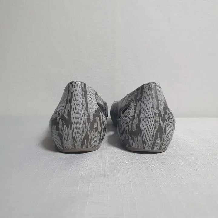 [BUNJANG] Crocs Sloane Graphic Flat Shoes Mushroom / 230mm 크록스 슬론 그래픽 플랫슈즈 머쉬룸